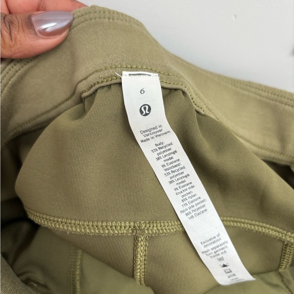 LULULEMON | high rise soft streme pant | size 6 - Picture 7 of 7